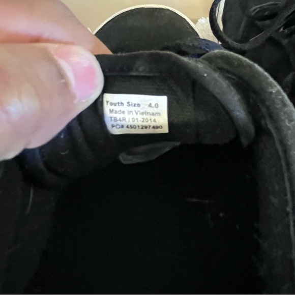 Vans - Picture 2 of 5